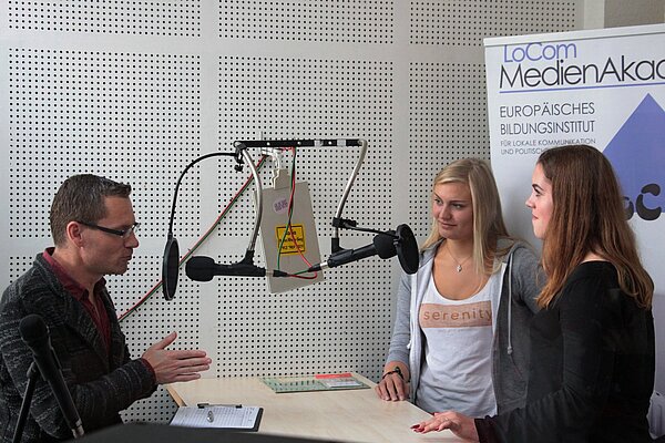 LoComSchule – Schüler/-innen aus Bonn machen Radio