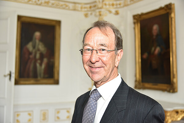 Portraitfoto Sir Ian Kershaw © Stadt Aachen/Andreas Herrmann